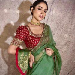Green Muslin Saree with Minimal Zardozi Work - Image 2