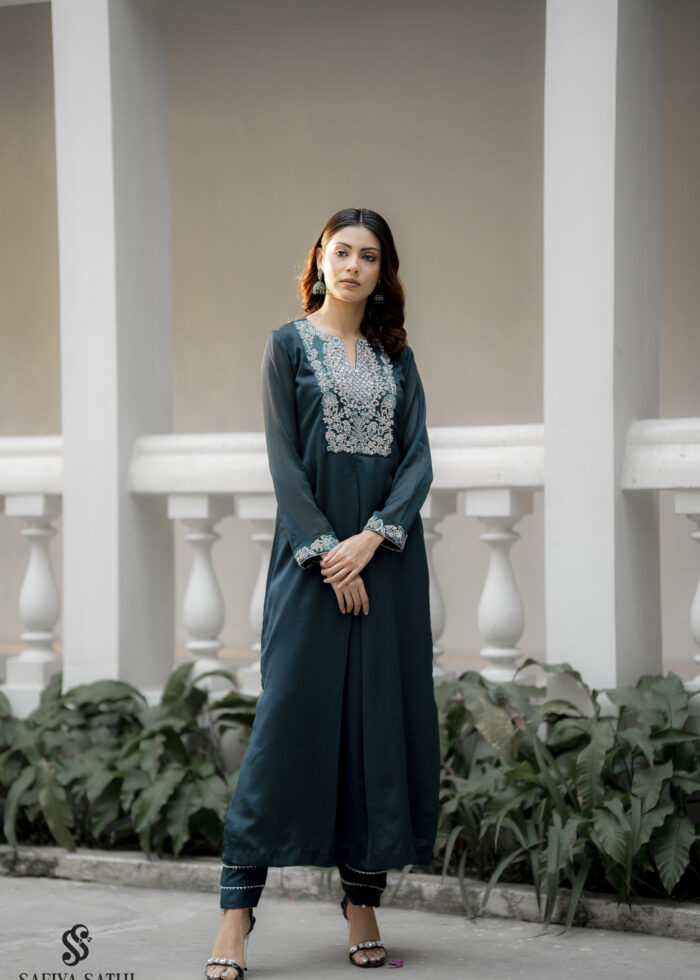 Emerald Green Chinon Silk Hand-Embroidered Kurta Set with Straight Pants